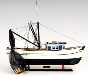 Homeroots 13.5" X 25" X 22" Shrimp Boat  Solid Wood 364265