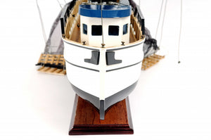 Homeroots 13.5" X 25" X 22" Shrimp Boat  Solid Wood 364265