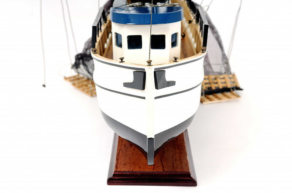 Homeroots 13.5" X 25" X 22" Shrimp Boat  Solid Wood 364265