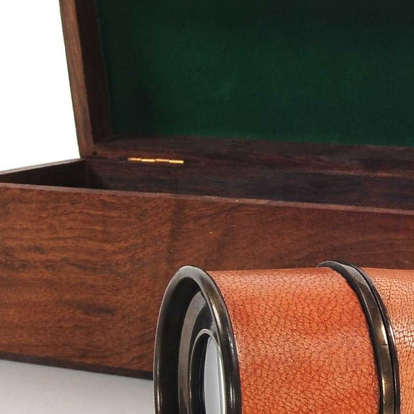 Homeroots 2" Brass Metal Hand Painted Figurine Tabletop Sculpture  Metal 364318