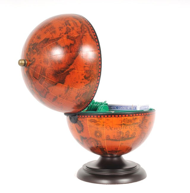 Homeroots 8.5" X 8.5" X 11" Globe Poker Set  Manufactured Wood 364357