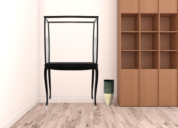 Homeroots 14" Black And Clear Glass Standard Display Stand  Manufactured Wood 364379