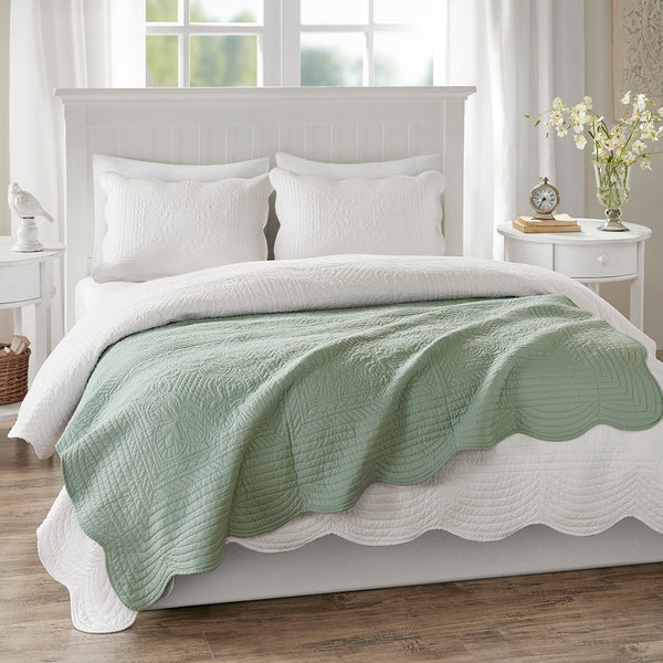 JLA Home Madison Park - Oversized Quilted Throw Adds Vintage-Soft Texture with Scalloped Edges, Breathable Cotton Fill, Machine Washable Seafoam MP50-4301