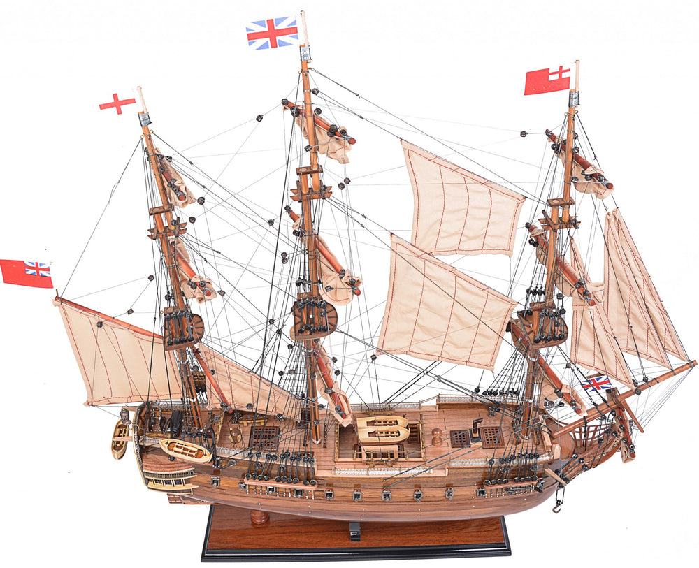 Homeroots 8.25" X 27.5" X 26.75" Hms Surprise  Solid Wood 366190
