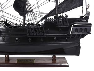 Homeroots 6.5" X 20" X 19"Black Pearl Pirate Ship  Solid Wood 366191