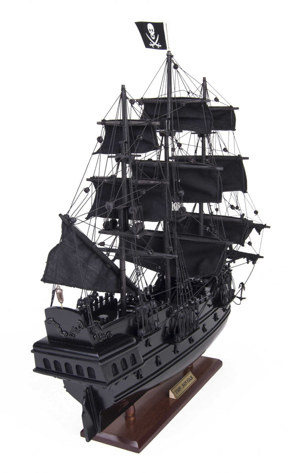 Homeroots 6.5" X 20" X 19"Black Pearl Pirate Ship  Solid Wood 366191