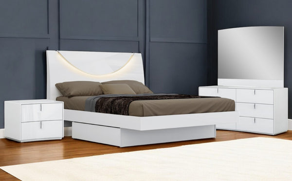 HomeRoots Four Piece White Modern Bedroom Set with Mirror, Dresser, Nightstand & King Bed for Elegant Storage 366262