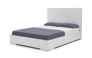 Homeroots Contemporary White Queen Platform Bed  Faux Leather 370605