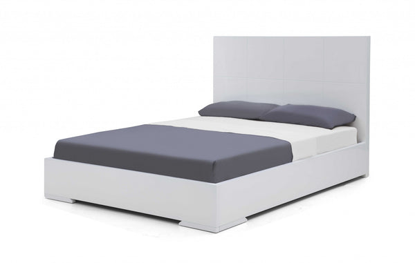 Homeroots Contemporary White Queen Platform Bed  Faux Leather 370605