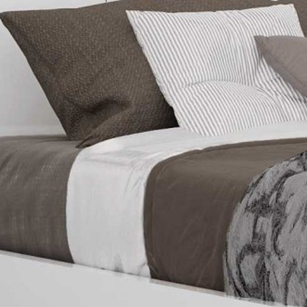 Homeroots Contemporary White Queen Platform Bed  Faux Leather 370605