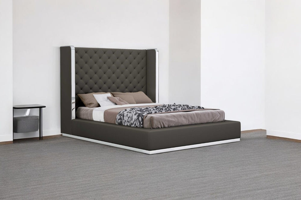 HomeRoots 75 Dark Grey Queen Bed – Contemporary Minimalist Design with Durable Frame, Fully Assembled Ready for Use 370610