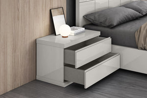 Homeroots Modern Gray Woodgrain Nightstand With 2 Drawers - Stylish Contemporary Design For Your Bedroom   370735