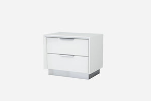 Homeroots 21" White Two Drawers Nightstand   370743