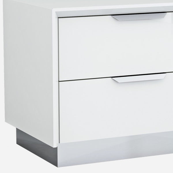 Homeroots 21" White Two Drawers Nightstand   370743