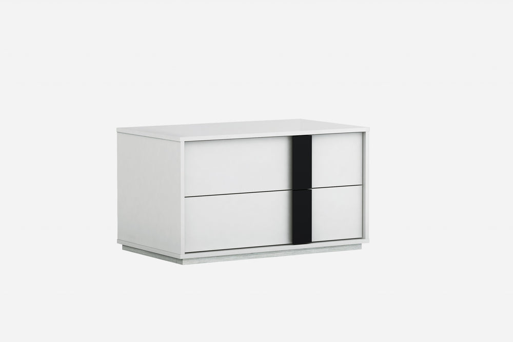 Homeroots 18" White Two Drawers Nightstand   370749