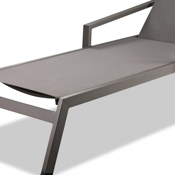 Homeroots Set Of 2 Taupe Modern Aluminum Chaise Lounges   372156
