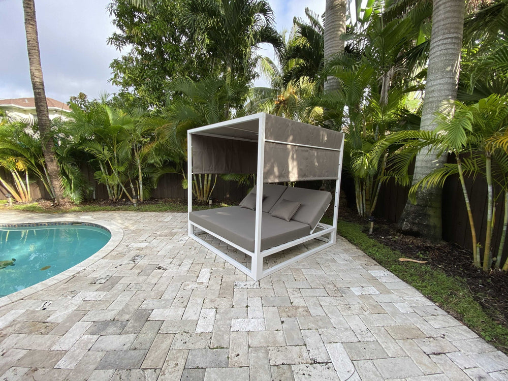 Homeroots 79" White Aluminum And Cushions Patio Loveseat   372231