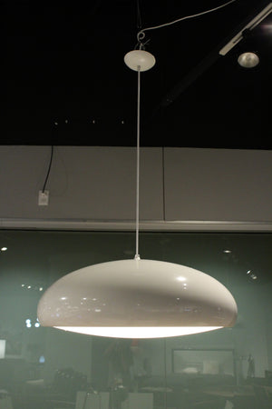Homeroots 23.5 X 23.5 X White Aluminum Pendant Lamp   372246