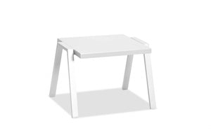 Homeroots 16" White Aluminum End Table   372272