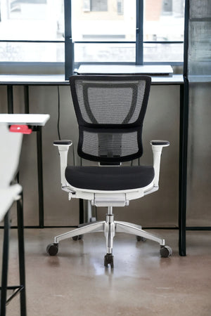 Homeroots Black And White Adjustable Swivel Mesh Rolling Office Chair White Plastic 372372