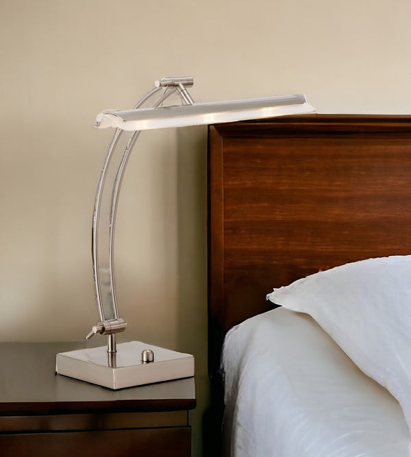 Homeroots 19" Silver Metal Bankers Lamp   372737