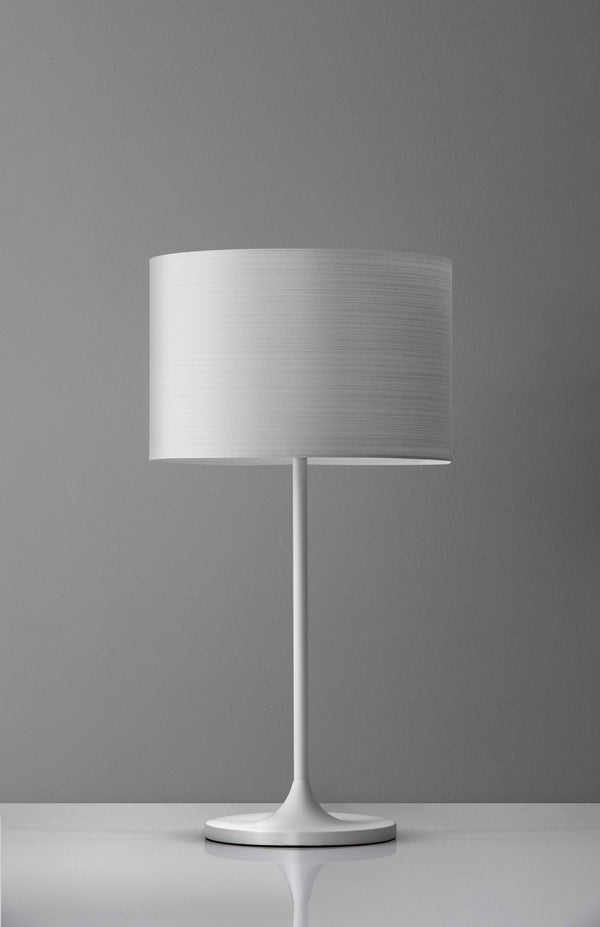 Homeroots White On White Metal Table Lamp White  372789