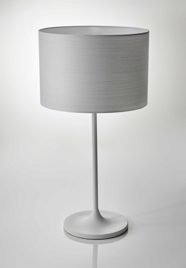 Homeroots White On White Metal Table Lamp White  372789