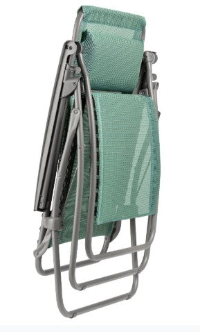 Homeroots 27" Green Metal Outdoor Zero Gravity Chair With Green Cushion Chlorophylle Metal 373474