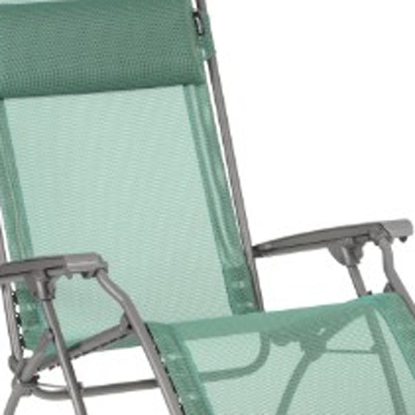 Homeroots 27" Green Metal Outdoor Zero Gravity Chair With Green Cushion Chlorophylle Metal 373474