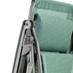 Homeroots 27" Green Metal Outdoor Zero Gravity Chair With Green Cushion Chlorophylle Metal 373474