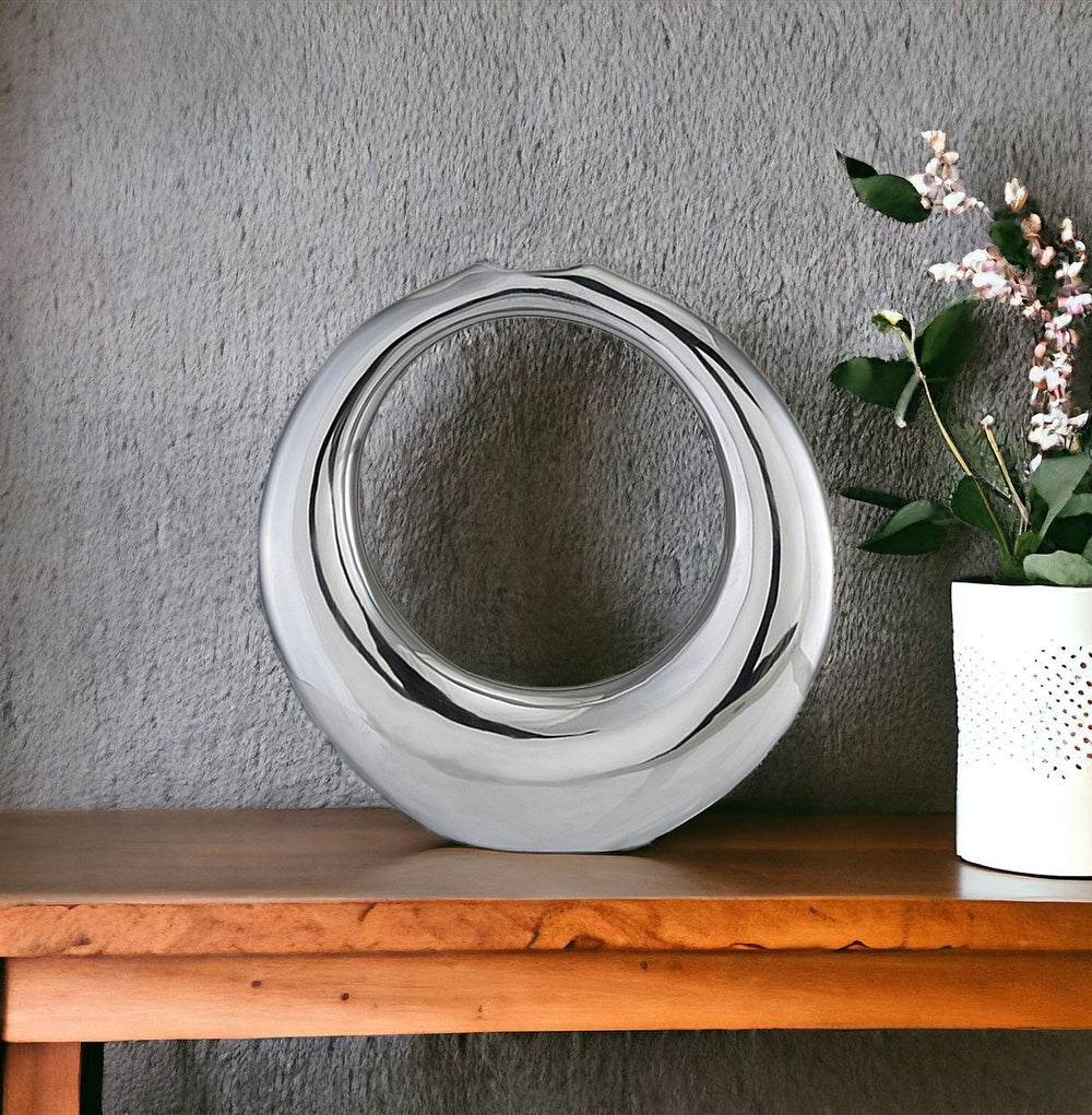 Homeroots 17" Silver Aluminum Ring Hoop Table Vase  Aluminum 373776
