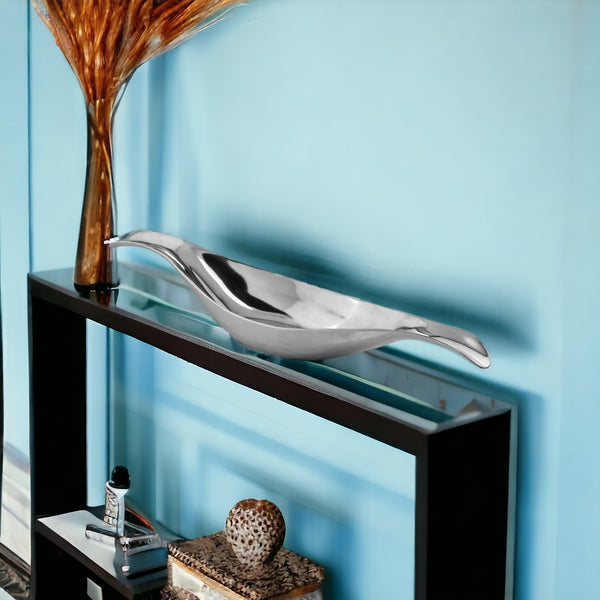 Homeroots 8" Silver Aluminum Long Wavy Bowl   373778