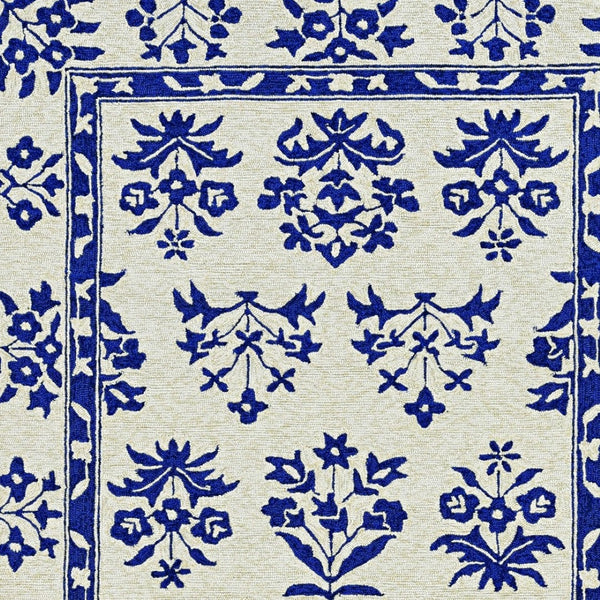 HomeRoots 3' Blue Floral Area Rug - Durable Indoor Outdoor Design with Timeless Hooked Motif for Any Space 3' x 5' 374708