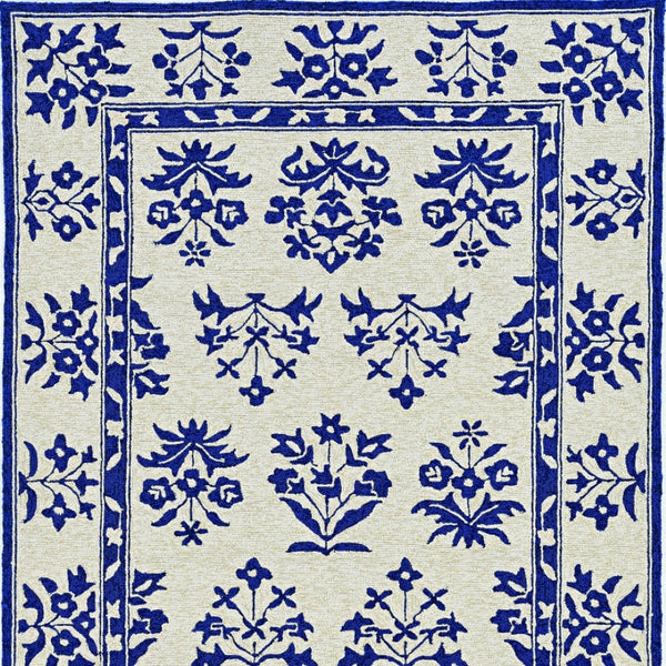 HomeRoots 3' Blue Floral Area Rug - Durable Indoor Outdoor Design with Timeless Hooked Motif for Any Space 3' x 5' 374708