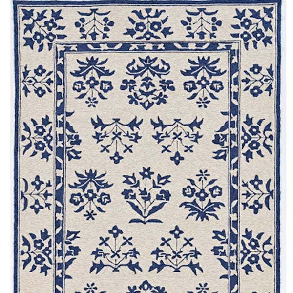 HomeRoots 3' Blue Floral Area Rug - Durable Indoor Outdoor Design with Timeless Hooked Motif for Any Space 8' x 10' 374711