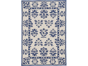 HomeRoots 3' Blue Floral Area Rug - Durable Indoor Outdoor Design with Timeless Hooked Motif for Any Space 8' x 10' 374711