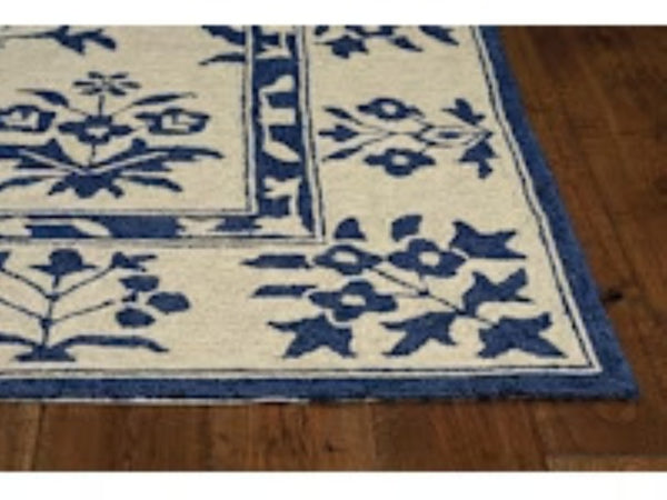 HomeRoots 3' Blue Floral Area Rug - Durable Indoor Outdoor Design with Timeless Hooked Motif for Any Space 8' x 10' 374711