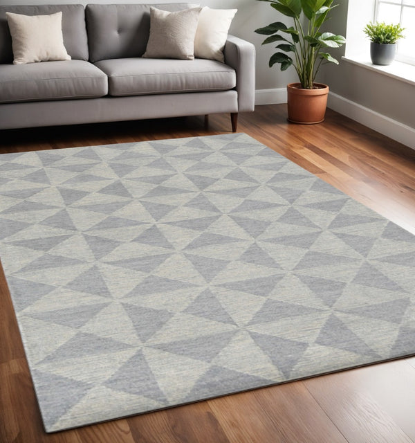 HomeRoots 8' Hand-Tufted Wool Runner Rug in Gray and Light Gray, Perfect for Hallways and Modern Spaces 5' X 7' 374740