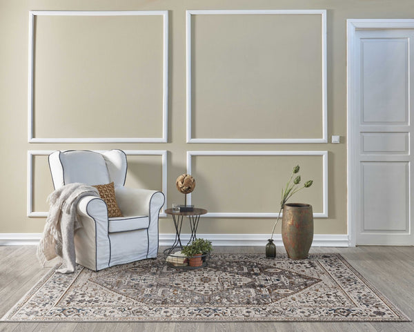 HomeRoots 5' Elegant Gray Brown Teal Floral Medallion Area Rug for Timeless Style and Durability in Homes 5' X 8' 374771