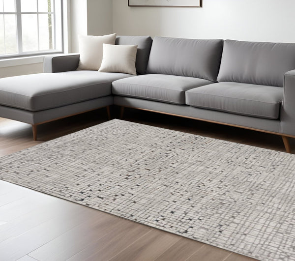 HomeRoots 5' Gray and Black Abstract Distressed Area Rug - Vintage-Inspired Design for Modern Homes & Comfort 7' X 10' 374796