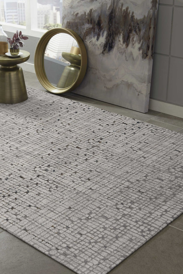 HomeRoots 5' Gray and Black Abstract Distressed Area Rug - Vintage-Inspired Design for Modern Homes & Comfort 8' X 11' 374797