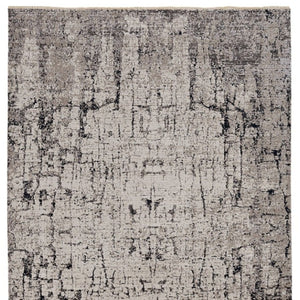 HomeRoots 4' Abstract Distressed Area Rug in Ivory and Gray – Soft, Durable, and Stylish for Any Space 4' X 6' 374823
