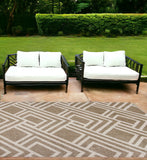 Homeroots 7' X 10' Beige And Ivory Geometric Indoor Outdoor Area Rug  Polypropylene 374997