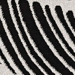 HomeRoots 5' Black and White Abstract Area Rug - Stylish Indoor/Outdoor Decorative Accent for High-Traffic Spaces 5' x 8' 375010