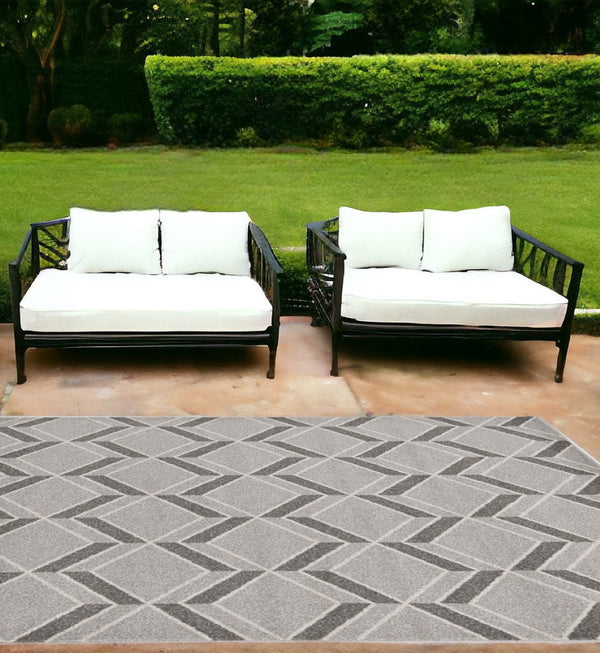 HomeRoots 5' Contemporary Gray Geometric Area Rug for Indoor and Outdoor Use – Durable, Stylish, Easy Care 7' x 10' 375021
