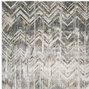 Homeroots 3' X 5' Gray Chevron Area Rug  Polyester 375126