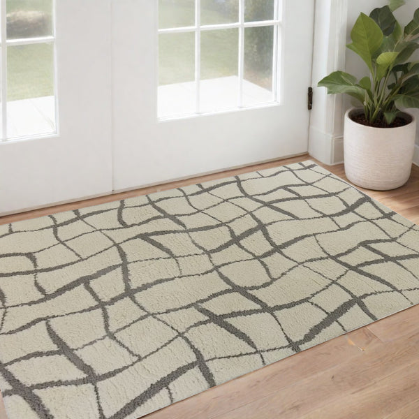Homeroots 3' X 5' Ivory Abstract Shag Area Rug  Synthetic 375155
