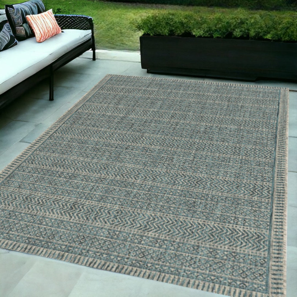 HomeRoots 5' Teal Blue Southwestern Area Rug - Durable Indoor Outdoor Design for Vibrant Spaces & Easy Care 5' x 8' 375205