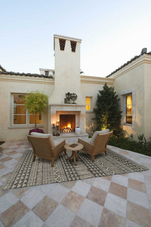 Homeroots 5' X 8' Charcoal Aztec Pattern Rug  Polypropylene 375220