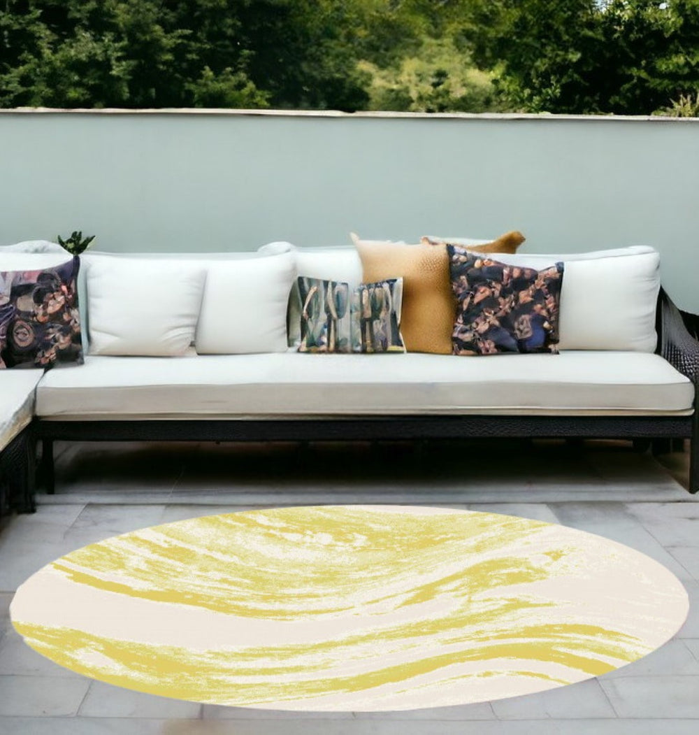 HomeRoots 5' Gold and Ivory Abstract Area Rug - Stylish Indoor/Outdoor Design for Modern Spaces and Durability 8' Round 375236